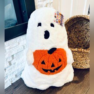 NEW GHOST PILLOW Novogratz large 22”t ghost holding pumpkin Halloween NWT 👻 🎃